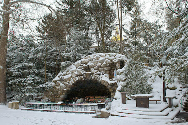 Winter Grotto 1